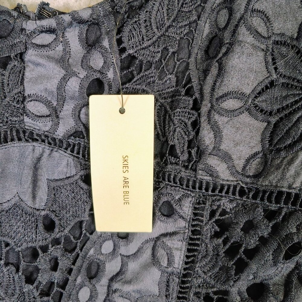 Skies Are Blue Cami Top Women's Medium Navy Blue Leaf Lace Sleeveless Peplum NWT - Picture 2 of 13